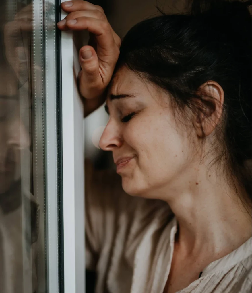 painful-messages-make-her-cry